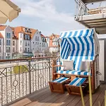 Westside Arthotel 102 Apartment 4*